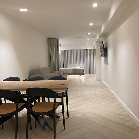 Triple A - Near Ermou Shopping Street - Family Hospitality - Free Parking! Aparthotel Atena Exterior foto