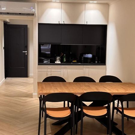 Triple A - Near Ermou Shopping Street - Family Hospitality - Free Parking! Aparthotel Atena Exterior foto